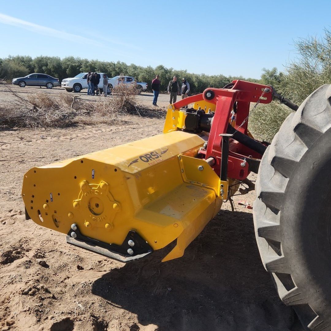 Brazo desbrozador ORSI en funcionamiento